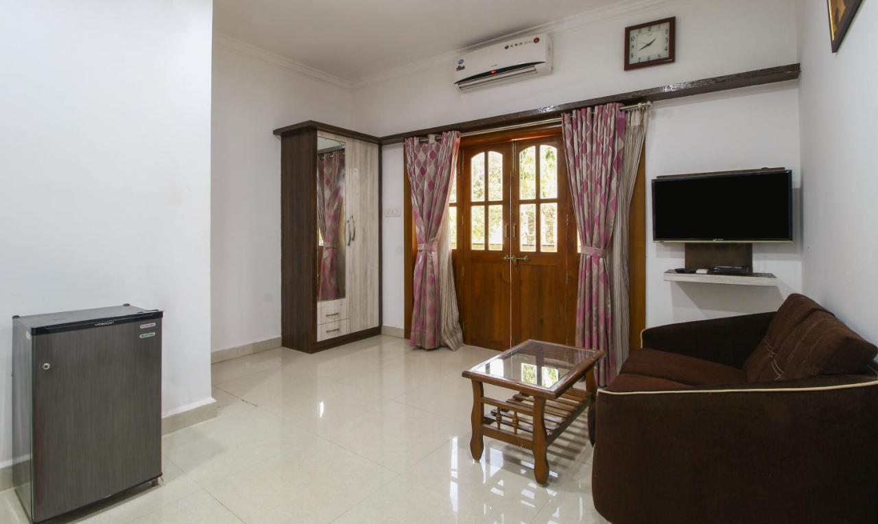 Treebo Trend Skylight Royal Stay Candolim Exterior photo